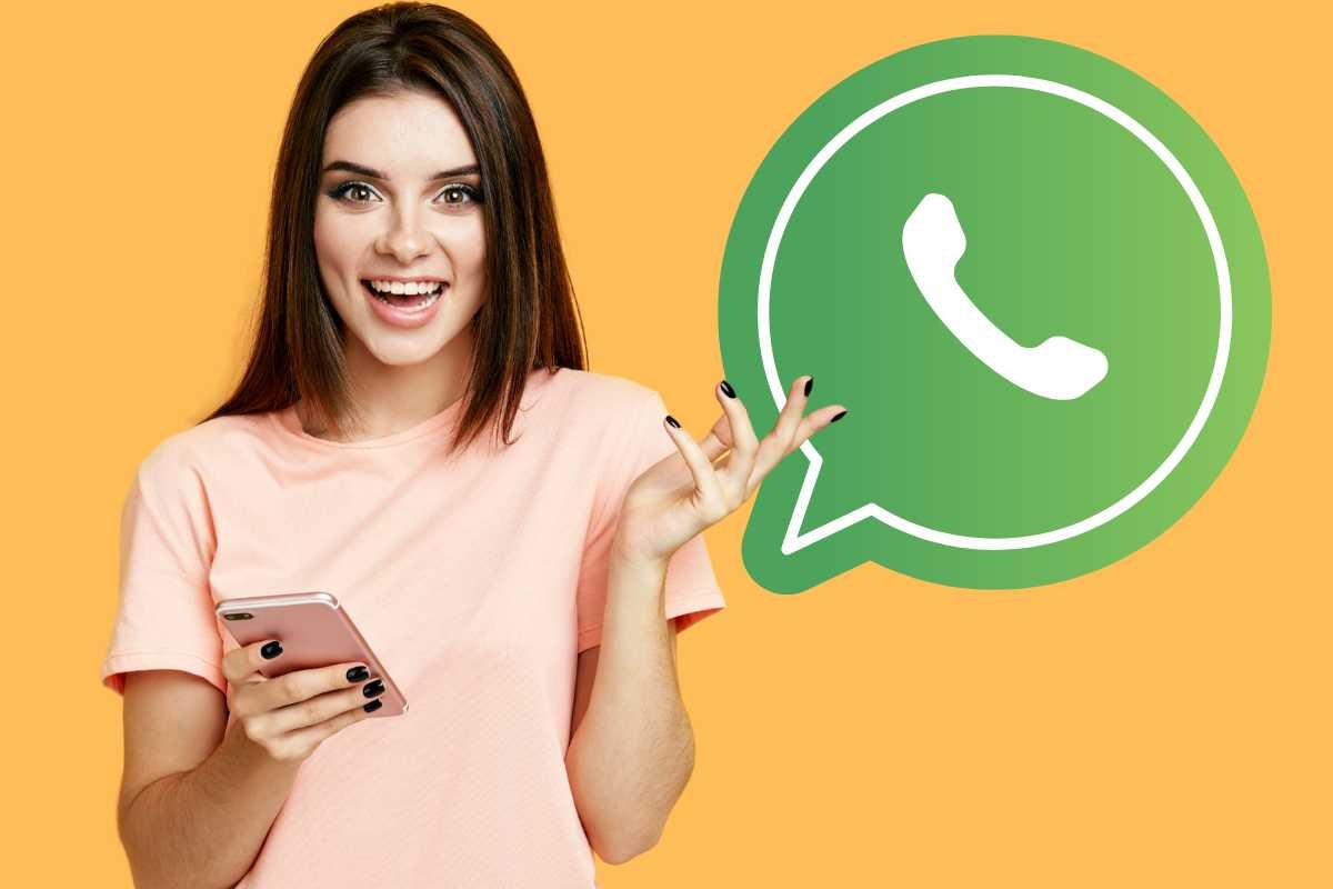 Donna con cellulare, logo WhatsApp